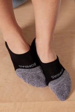 3 Pack Cushion No Show -Fashion Clothing & Accessories 01a0113 3p blkwhtgrylifestyle 62