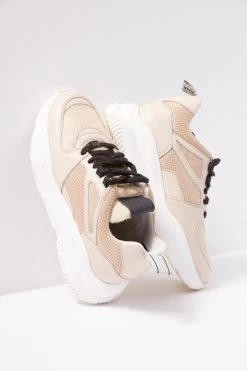 P448 Luke River Sneaker