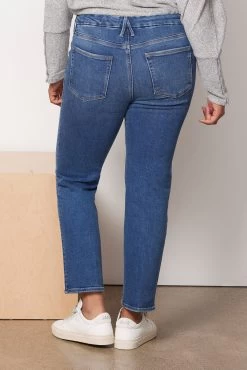 GOOD AMERICAN Good Legs Straight Jean -Fashion Clothing & Accessories gs014t curve 2