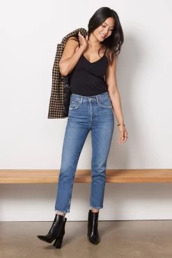 Adelaid Seamless Cami -Fashion Clothing & Accessories pt221686e black reshoot 3