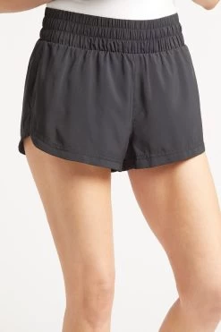 Varley Kallin Running Short