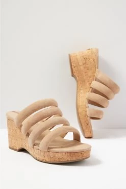 Sam Edelman Yuki Wedge